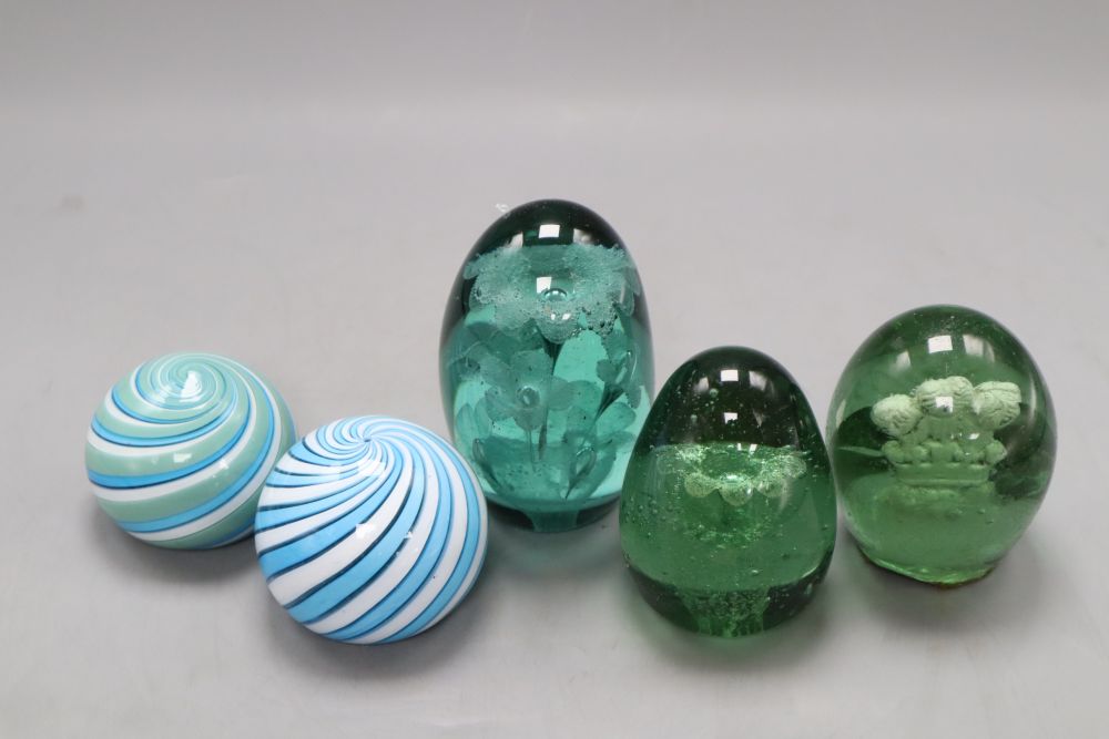 Two glass swirl paperweights and three glass dump paperweights, one with Prince of Wales feathers sulphide, height 6cm - 11.5cm